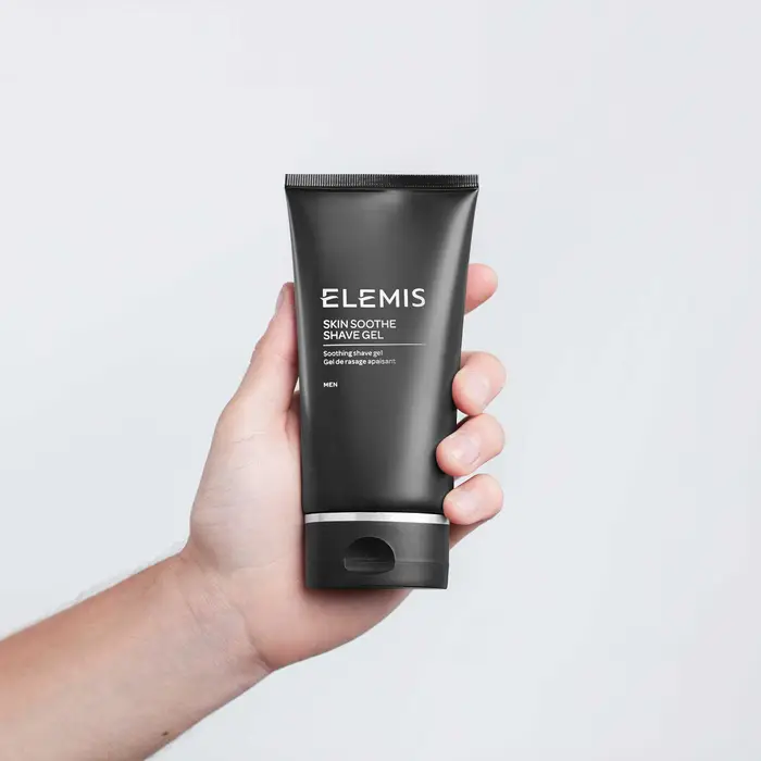 00214_tfm_skin_soothe_shave_gel_hand_2000x2000